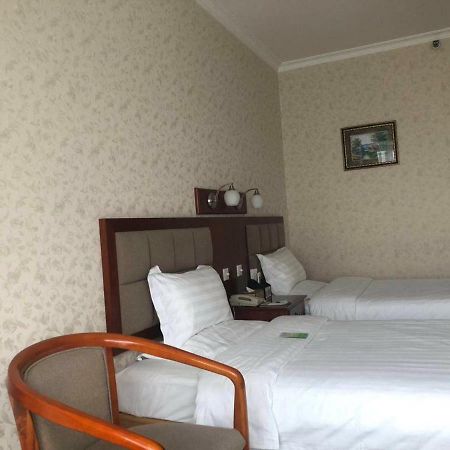 Jingbin Hotel Beijing Bagian luar foto