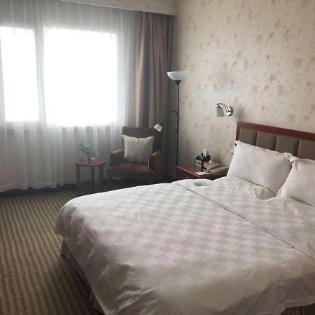 Jingbin Hotel Beijing Bagian luar foto